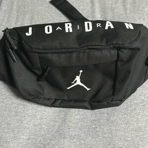 jordan black belt bag! lightly used like new no rips, holes, etc.